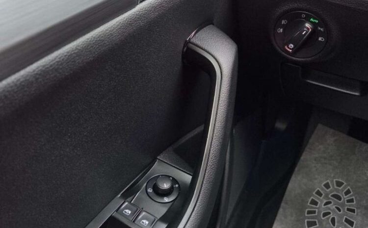 SKODA Superb  | FWD (przód) | Automatyczna | 150 KM | Niebieski full