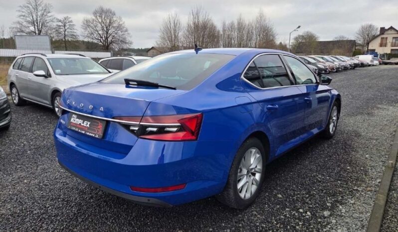 SKODA Superb  | FWD (przód) | Automatyczna | 150 KM | Niebieski full