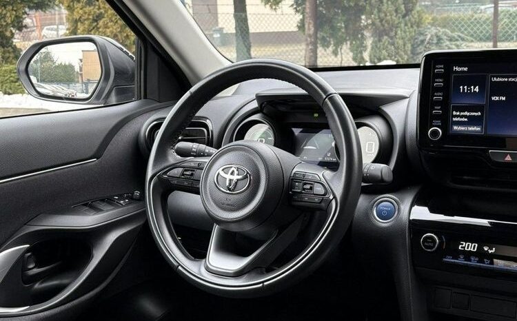 TOYOTA Yaris Cross | FWD (przód) | Automatyczna | 92 KM | Biały full