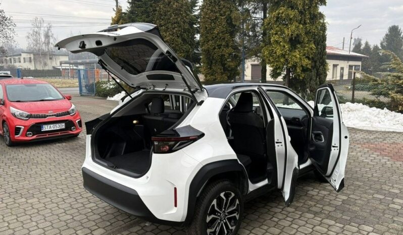 TOYOTA Yaris Cross | FWD (przód) | Automatyczna | 92 KM | Biały full