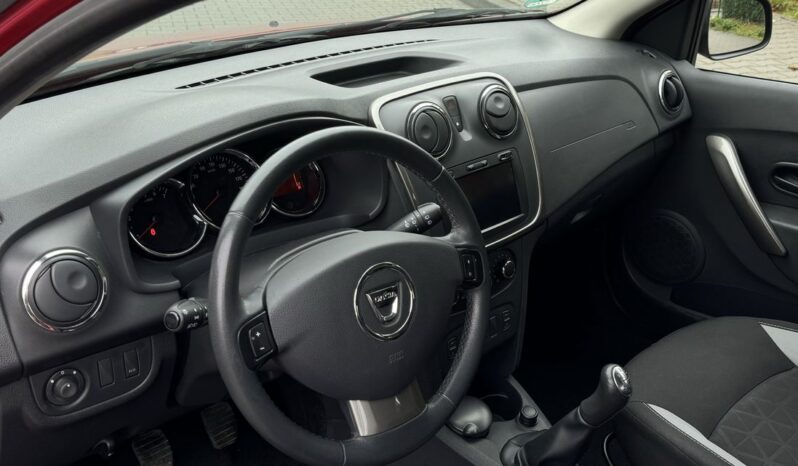 DACIA Sandero Stepway  | FWD (przód) | Manualna | 90 KM | Bordowy full