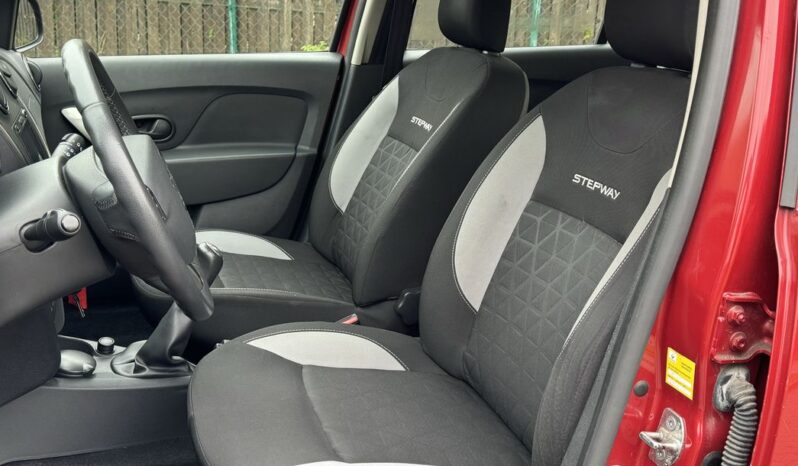 DACIA Sandero Stepway  | FWD (przód) | Manualna | 90 KM | Bordowy full