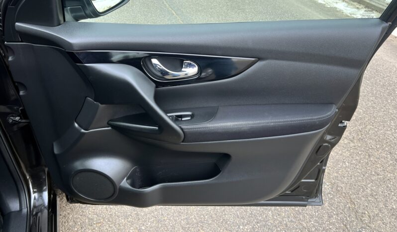 NISSAN Qashqai  | FWD (przód) | Manualna | 163 KM | Czarny full