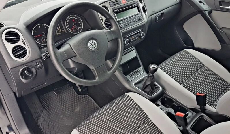 VOLKSWAGEN Tiguan  | FWD (przód) | Manualna | 140 KM | Czarny full