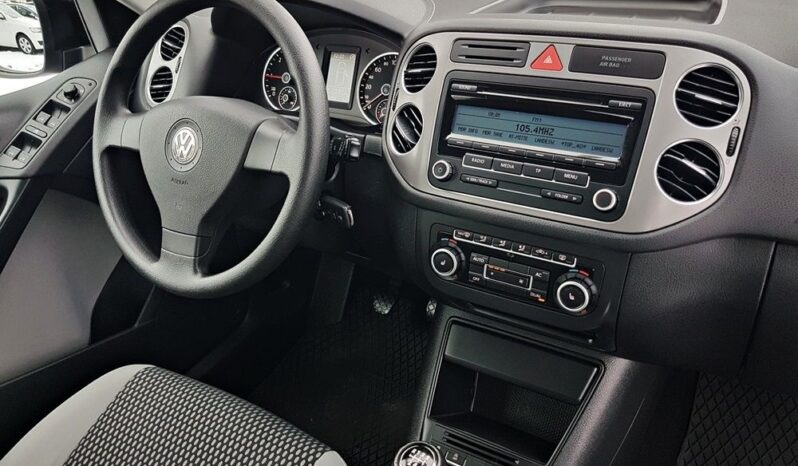 VOLKSWAGEN Tiguan  | FWD (przód) | Manualna | 140 KM | Czarny full