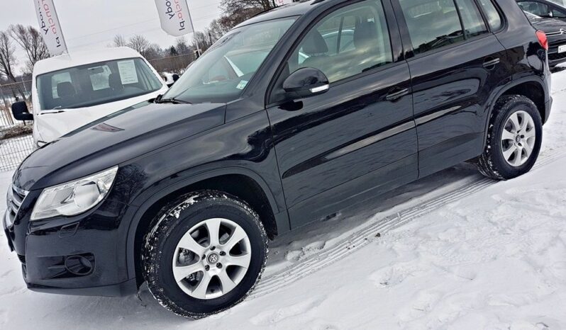 VOLKSWAGEN Tiguan  | FWD (przód) | Manualna | 140 KM | Czarny full