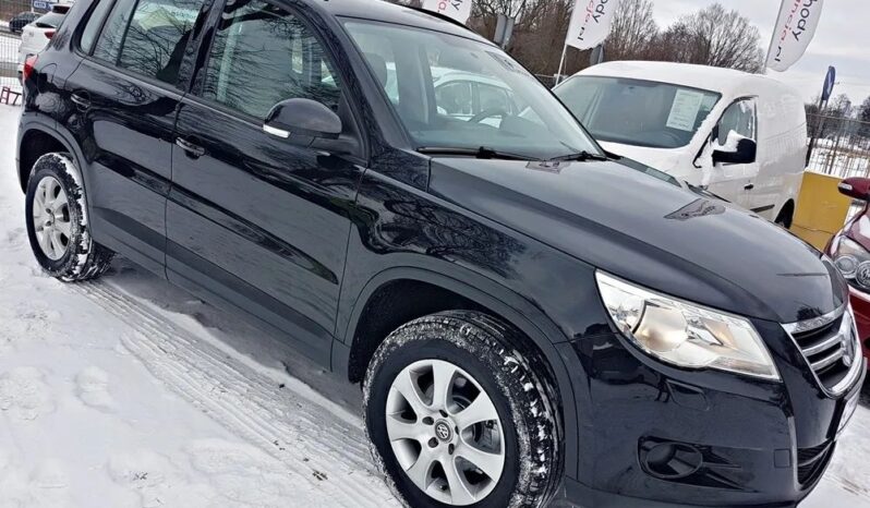 VOLKSWAGEN Tiguan  | FWD (przód) | Manualna | 140 KM | Czarny full