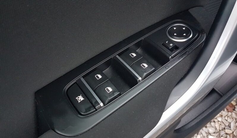 KIA Ceed  | FWD (przód) | Manualna | 135 KM | Biały full