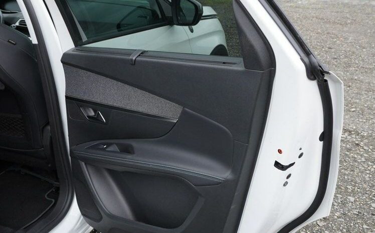 PEUGEOT 5008  | FWD (przód) | Manualna | 130 KM | Biały full