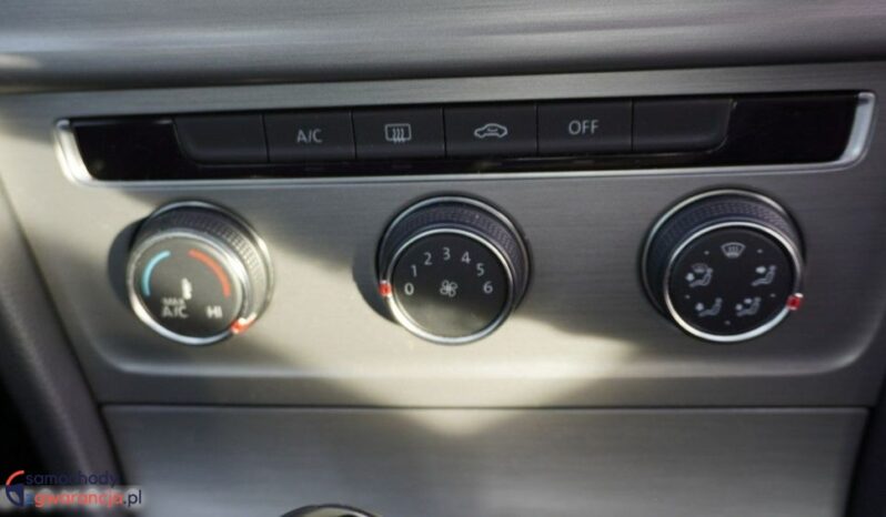 VOLKSWAGEN Golf  | FWD (przód) | Manualna | 125 KM | Biały full