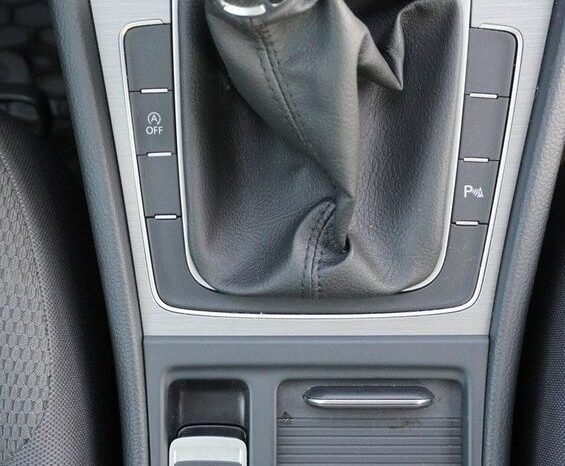 VOLKSWAGEN Golf  | FWD (przód) | Manualna | 125 KM | Biały full