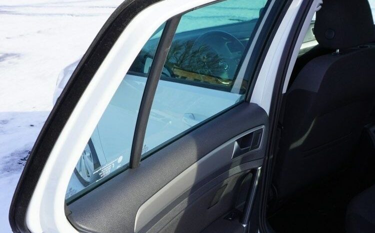 VOLKSWAGEN Golf  | FWD (przód) | Manualna | 125 KM | Biały full