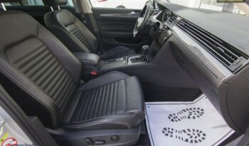 VOLKSWAGEN Passat  | 4×4 (doł. automatycznie) | Automatyczna | 272 KM | Srebrny full