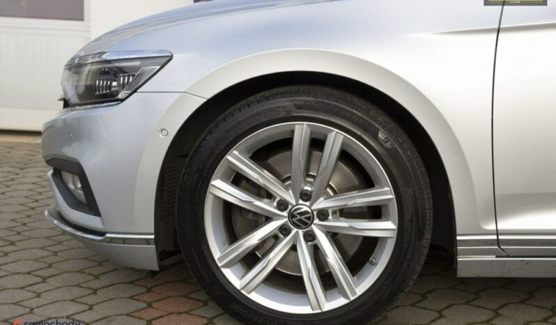VOLKSWAGEN Passat  | 4×4 (doł. automatycznie) | Automatyczna | 272 KM | Srebrny full