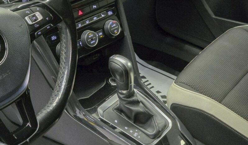 VOLKSWAGEN T-Roc  | FWD (przód) | Automatyczna | 150 KM | Złoty full