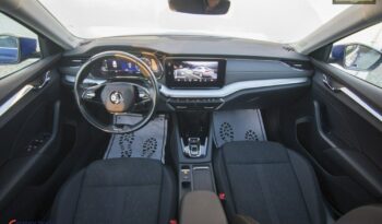SKODA Octavia  | FWD (przód) | Automatyczna | 150 KM | Niebieski full