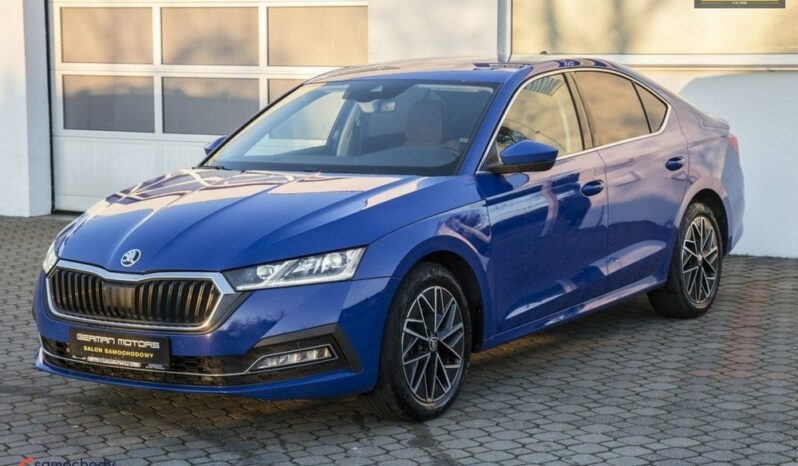 SKODA Octavia  | FWD (przód) | Automatyczna | 150 KM | Niebieski full