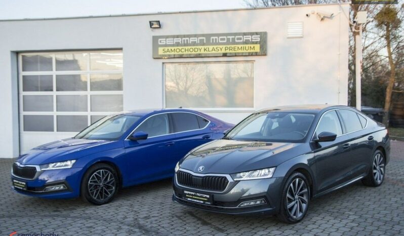 SKODA Octavia  | FWD (przód) | Automatyczna | 150 KM | Niebieski full