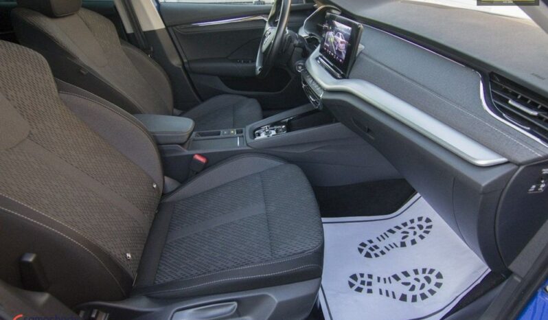 SKODA Octavia  | FWD (przód) | Automatyczna | 150 KM | Niebieski full