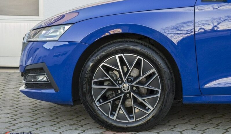 SKODA Octavia  | FWD (przód) | Automatyczna | 150 KM | Niebieski full