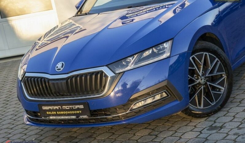 SKODA Octavia  | FWD (przód) | Automatyczna | 150 KM | Niebieski full