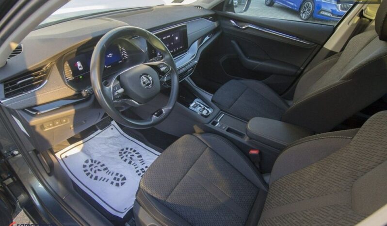 SKODA Octavia  | FWD (przód) | Automatyczna | 150 KM | Szary full