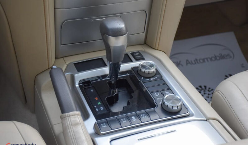 TOYOTA Land Cruiser | 4×4 (stały) | Automatyczna | 318 KM | Biały full