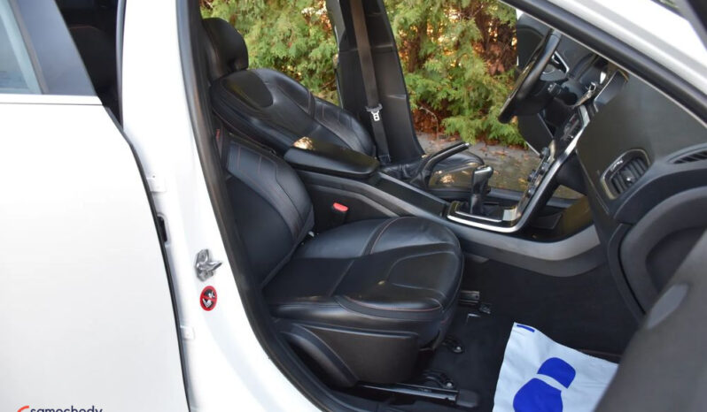 VOLVO V40  | FWD (przód) | Manualna | 120 KM | Biały full