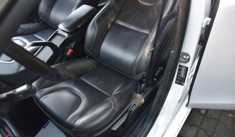 VOLVO V40  | FWD (przód) | Manualna | 120 KM | Biały full