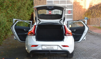 VOLVO V40  | FWD (przód) | Manualna | 120 KM | Biały full