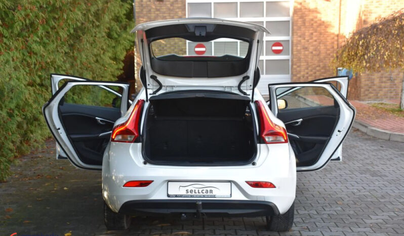 VOLVO V40  | FWD (przód) | Manualna | 120 KM | Biały full