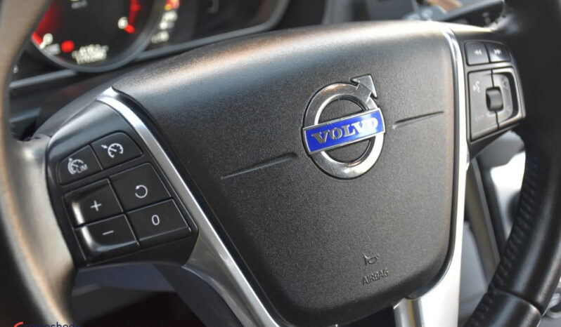 VOLVO V40  | FWD (przód) | Manualna | 120 KM | Biały full