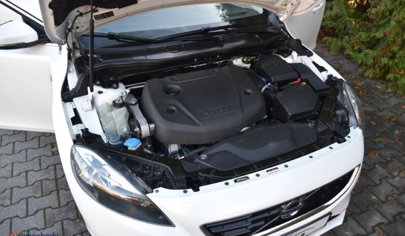 VOLVO V40  | FWD (przód) | Manualna | 120 KM | Biały full