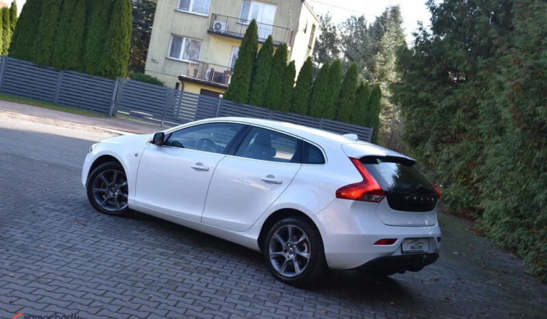 VOLVO V40  | FWD (przód) | Manualna | 120 KM | Biały full