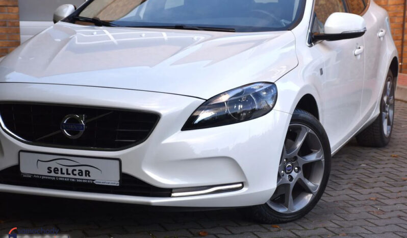 VOLVO V40  | FWD (przód) | Manualna | 120 KM | Biały full