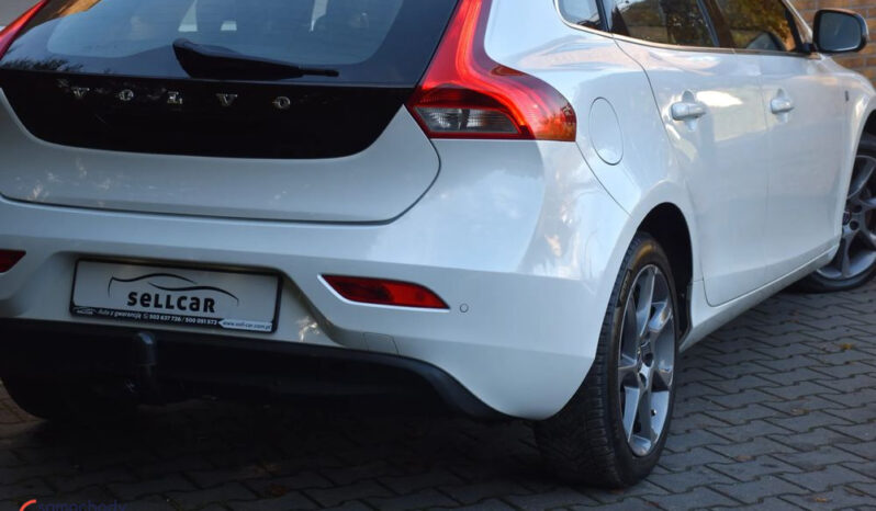 VOLVO V40  | FWD (przód) | Manualna | 120 KM | Biały full