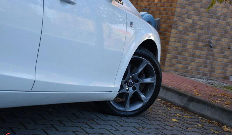 VOLVO V40  | FWD (przód) | Manualna | 120 KM | Biały full