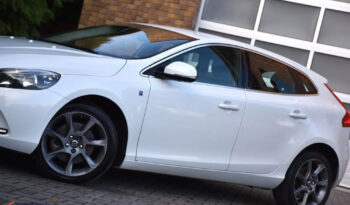 VOLVO V40  | FWD (przód) | Manualna | 120 KM | Biały full