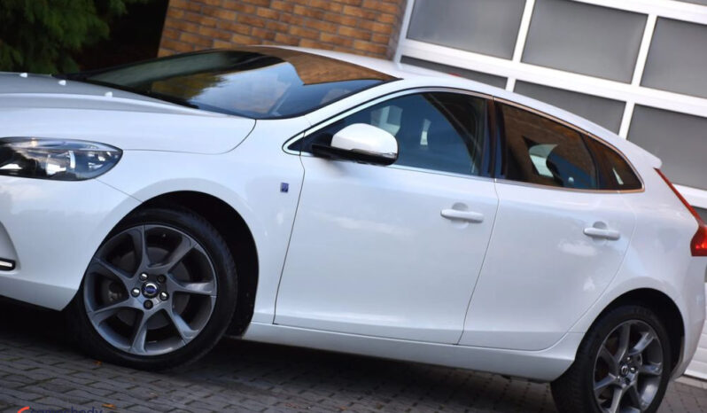 VOLVO V40  | FWD (przód) | Manualna | 120 KM | Biały full