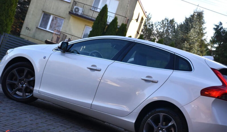 VOLVO V40  | FWD (przód) | Manualna | 120 KM | Biały full