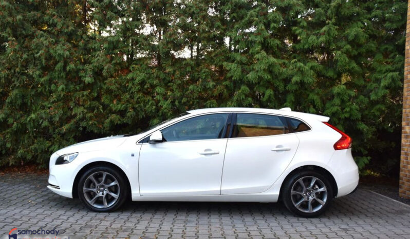 VOLVO V40  | FWD (przód) | Manualna | 120 KM | Biały full
