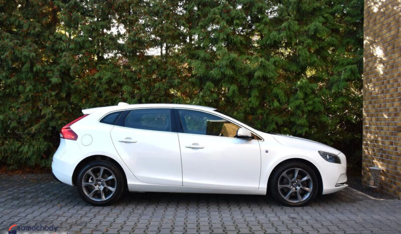 VOLVO V40  | FWD (przód) | Manualna | 120 KM | Biały full