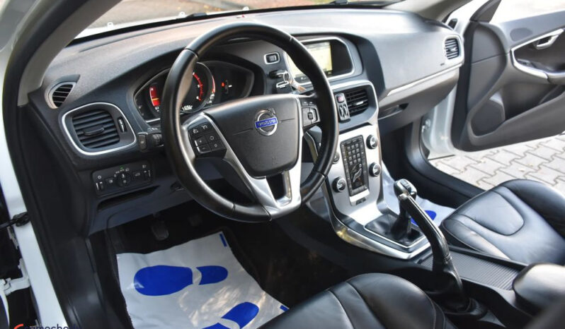 VOLVO V40  | FWD (przód) | Manualna | 120 KM | Biały full
