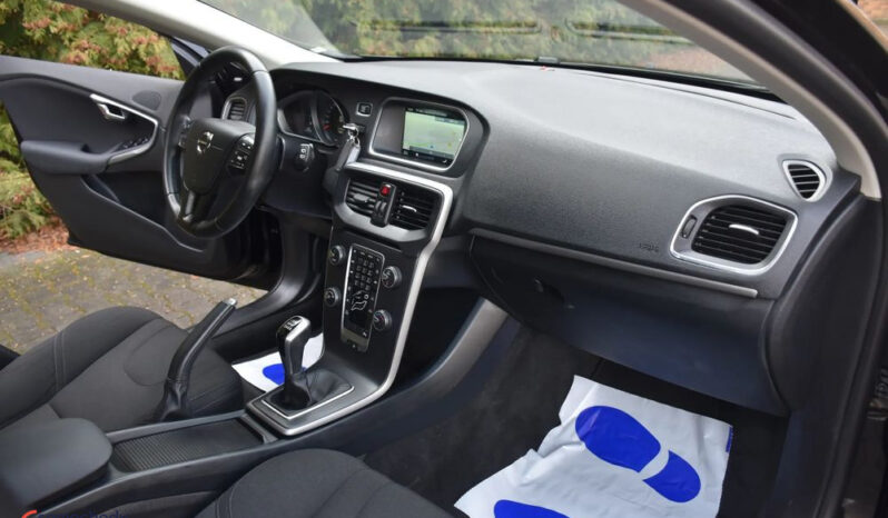 VOLVO V40  | FWD (przód) | Manualna | 120 KM | Czarny full