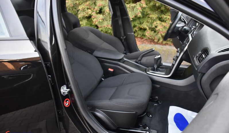 VOLVO V40  | FWD (przód) | Manualna | 120 KM | Czarny full