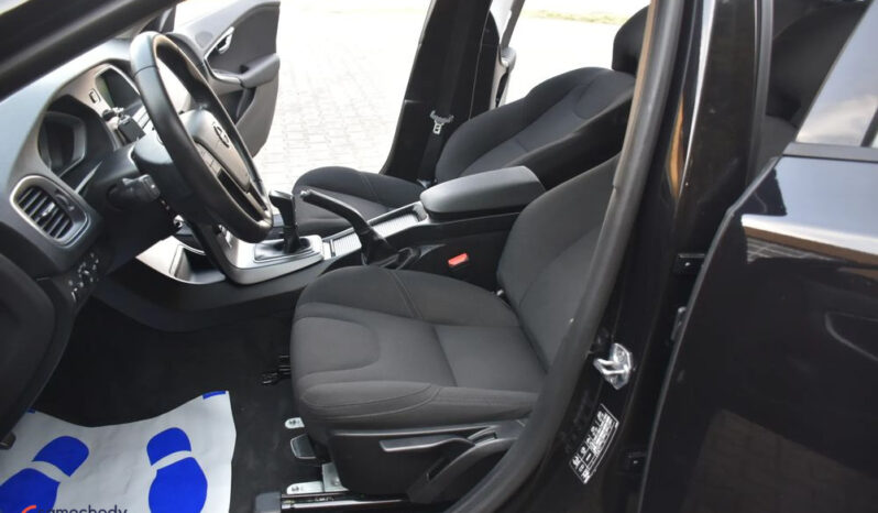 VOLVO V40  | FWD (przód) | Manualna | 120 KM | Czarny full