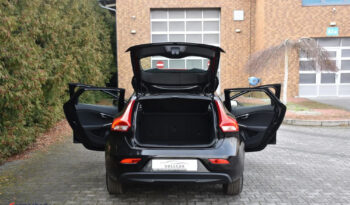 VOLVO V40  | FWD (przód) | Manualna | 120 KM | Czarny full