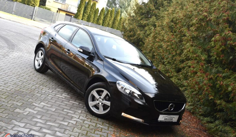 VOLVO V40  | FWD (przód) | Manualna | 120 KM | Czarny full