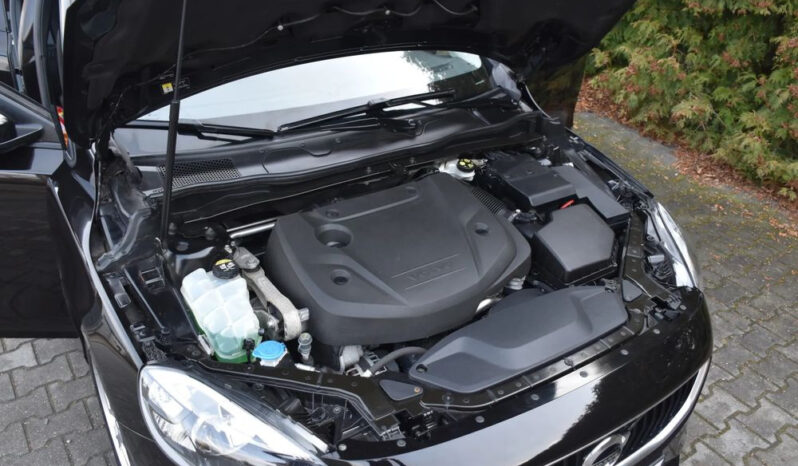 VOLVO V40  | FWD (przód) | Manualna | 120 KM | Czarny full