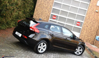 VOLVO V40  | FWD (przód) | Manualna | 120 KM | Czarny full